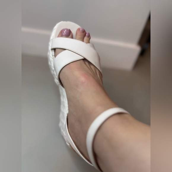 Pollini White Wedge Sandals – Size 7 – Made in Italy - Picture 4 of 17